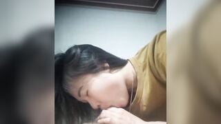 Nhờ em dâu bú cu vì đã lâu không được chịch gái