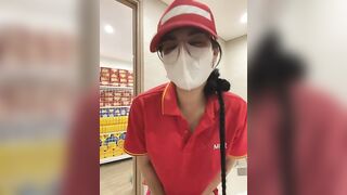 Siêu Thị WinMart bé nhân viên lồn nhiều nước vừa làm vừa bán quạt - phần 38
