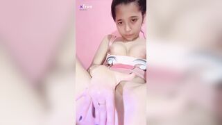 bố mẹ đi vắng ở nhà 1 mình em thấy nứng
