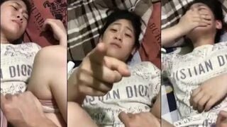 Phá trinh em gái họ 2k9 đau không dám rên vì sợ phát hiện