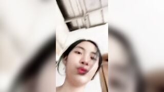 Em gái xinh 2.k.9 thủ dâm cho bạn trai xem