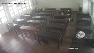 Hack camera thấy học sinh lớp 12 chịch nhau tại lớp P6