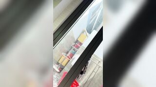 quay lén dưới váy ngủ chị hàng xóm