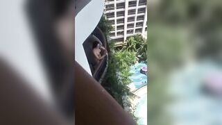 Quay lén em gái hàng xóm show hàng công khai
