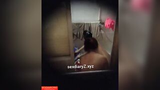 Quay lén mấy em phục vụ