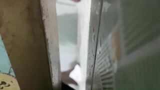 Quay lén con em họ rửa hàu mùng 3