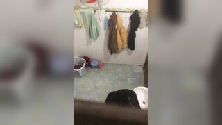 Em hàng xóm tắm 8