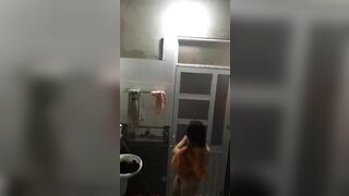 Quay lén gái tắm 5