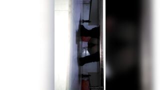 Làm liều lao vào nhà vs quay lồn gái xinh