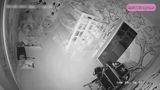 Hack cam vợ chồng đang phệt nhau thì mẹ vào xem