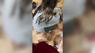 khẩu dâm và bú cu lúc nấu ăn