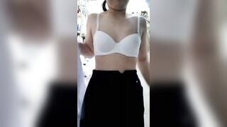 Em non tơ đi học về đã quay clip thay quần áo gửi cho bồ