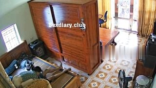 Hack camera Máy Bay chủ động bú mút gạ Chồng đụ vào lồn không lông