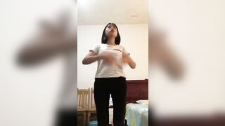 Em gái tóc ngắn show hàng, đky kênh ib tui cho xem cơ thể nhó