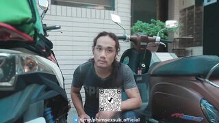 theo dõi cô hàng xóm vào tận nhà để được đ.ụ