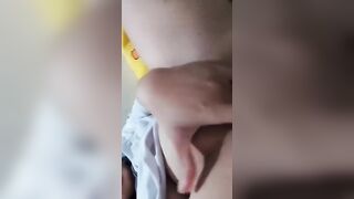 Em gái Chubby dáng cực nuột nứng lồn thủ dâm