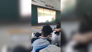 Hot Thầy giáo mở phim sex cho học sinh xem