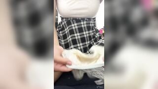 ướt hết quần lót em rùi
