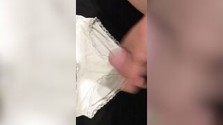 Nứng thấy quần lót em dâu chỉ muốn xuất tinh chị em nào muốn giao lưu ko