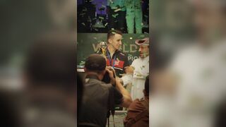 Nhà vô địch lộ clip