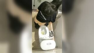 Tác nghiệp nhà vệ sinh 5