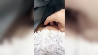 nửa đêm nứng vạch lồn là sờ lại ướt