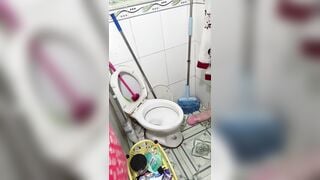 Bắn tinh trùng vào quân lót. Tiên