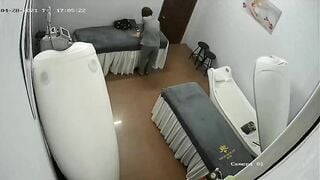 Em sinh viên tới massage thư giãn, đky kênh ib tui cho xem cơ thể nhó
