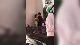 Clip sex cặp đôi chịch nhau giữa đường sung sướng