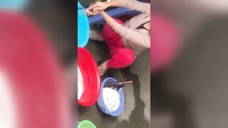 Lén nhìn em hàng xóm để sục chim