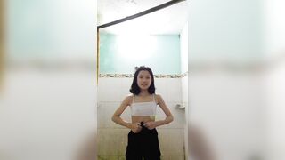 Con chó cái Thảo Ly will you cởi đồ gửi cho trai lạ mới quen