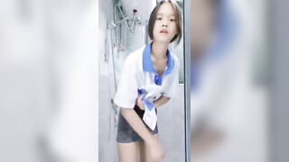 Leak video em học sinh đi tắm gửi cho ny
