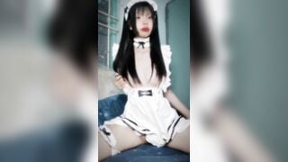 HẦU GÁI KHOE LỒN
