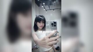 Tiktoker Kim Duyên (@nlkdkduyen_) đu Trend “Bé Ơi Từ Từ” cực NỨNG