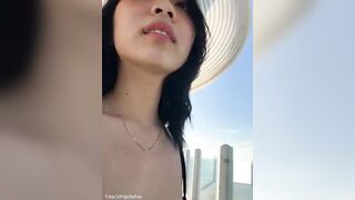 VN gái xinh mà đĩ dơ live đái bậy sân thượng khách sạn