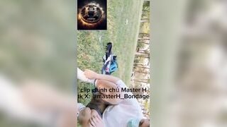 Bấm ngừng thời gian lột đồ thằng bé trong công viên