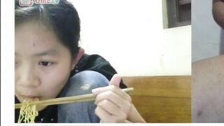 em gái trên ometv  xem sục cu ăn mì