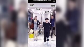 2 mẹ con LL ghê quá ta
