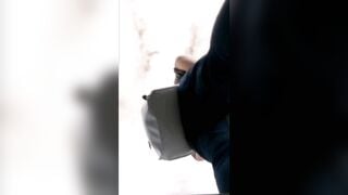 quay lén em gái lồn múp đi vệ sinh