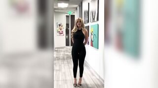 Em tây sexy mông to & mu to P.2