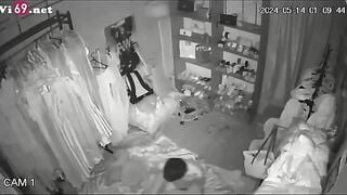 Hack camera em gái chủ shop thời trang vú to làm tình