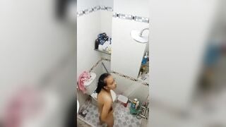 bé lam thật dâm bị quay rồi mà vẫn im lặng thật dâm