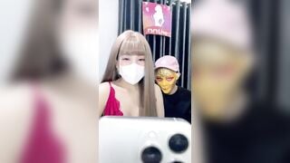 Gái xinh live fb
