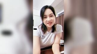 Em sinh viên ngọt nước, bướm sạch non