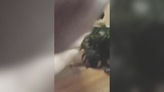 Lê Hằng mảnh mai bị hiếp đến nước bắn như mưa
