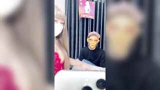 2 em gái xinh live fb 4