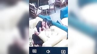 Cặp Đôi Làm Chuyện Ấy Trong Quán Trà Sữa