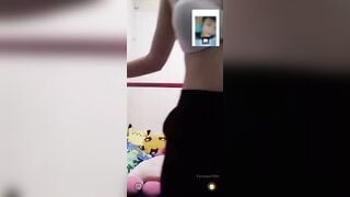 Em hs tập show hàng kiếm tiền ngực bự